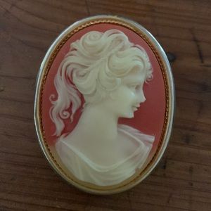 Vintage 1970’s Avon Pendant/Brooch
